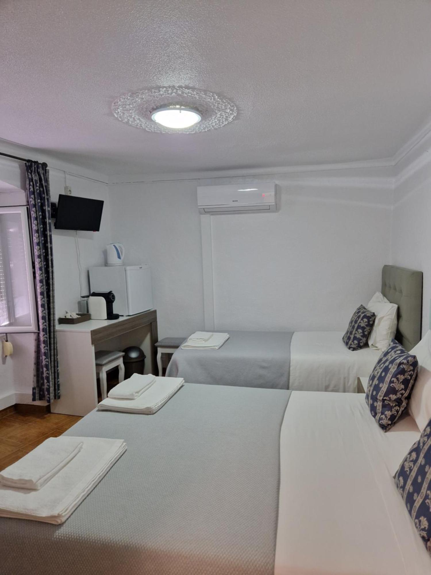 Residencial Antonio Mocisso Guesthouse เอลวัช ภายนอก รูปภาพ