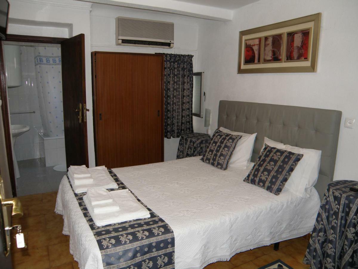Residencial Antonio Mocisso Guesthouse เอลวัช ภายนอก รูปภาพ