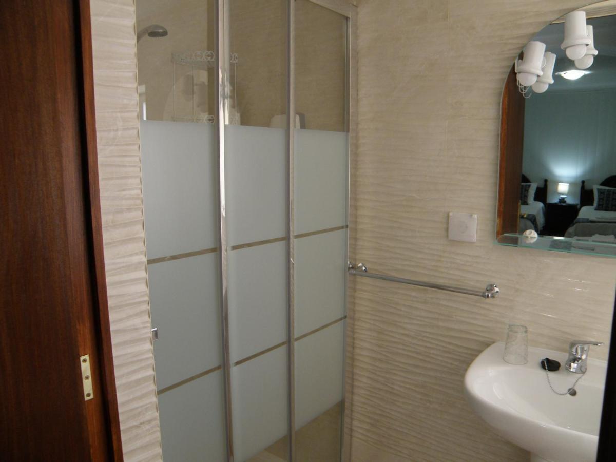 Residencial Antonio Mocisso Guesthouse เอลวัช ภายนอก รูปภาพ